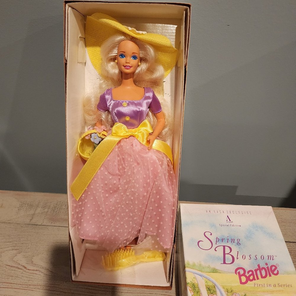 Vintage 1995 Spring Blossom Barbie NIB